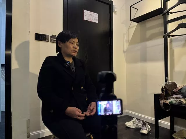 “订婚强奸案”男子将出狱 母亲:为儿子买了新衣