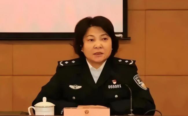 包养多名年轻男子 上海女副区长淫乱私生活曝光 包养多名年轻男子 上海女副区长淫乱私生活曝光