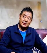 濮存昕夜里用布条，和老年痴呆症母亲系在一起
